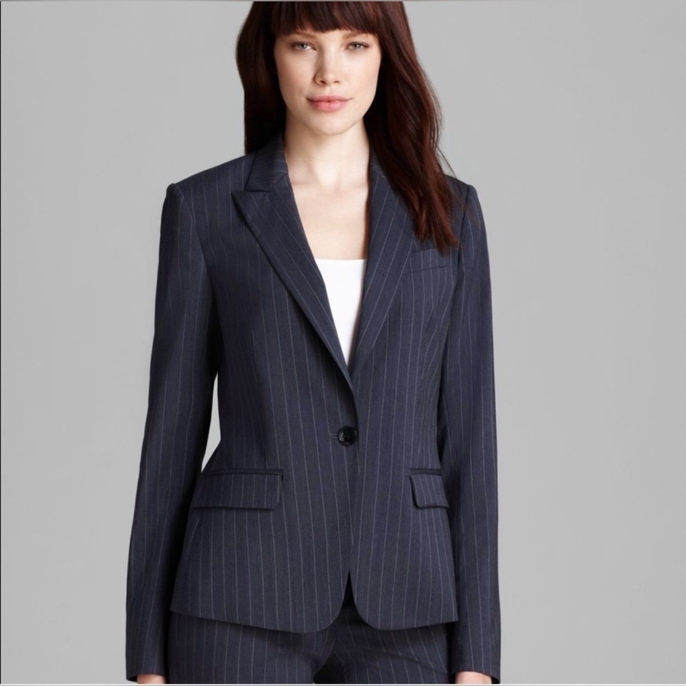 Theory Hayward Wool Pinstripe Blazer Size 2 Charcoal Gray Work Office Classic